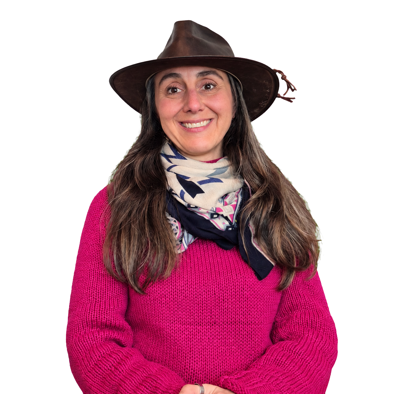 Isabel Guzmán con sombrero, retrato sin fondo
